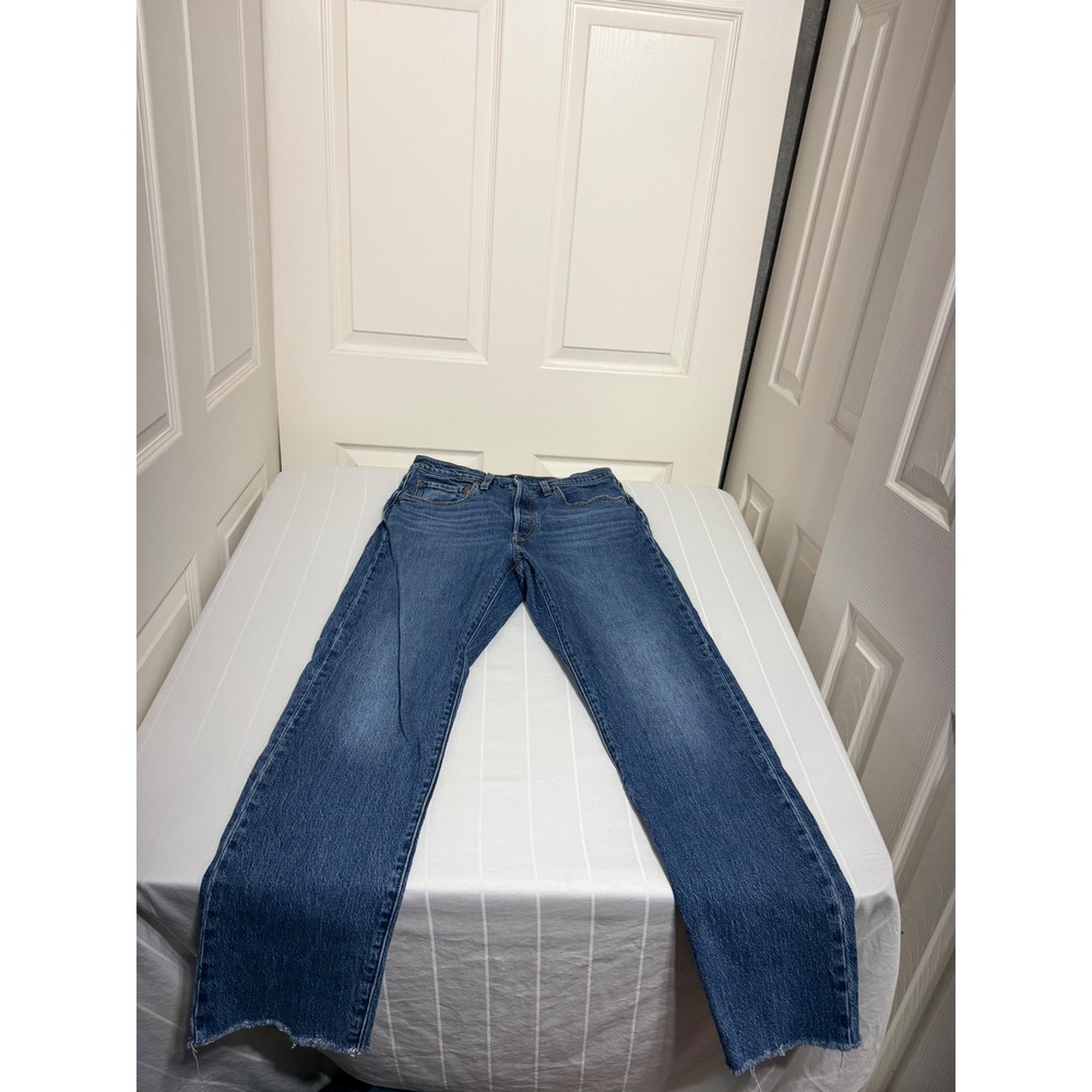 Levis 501 Original Fit Jeans Medium Wash Button Fly Raw Hem Denim Mens 31x28